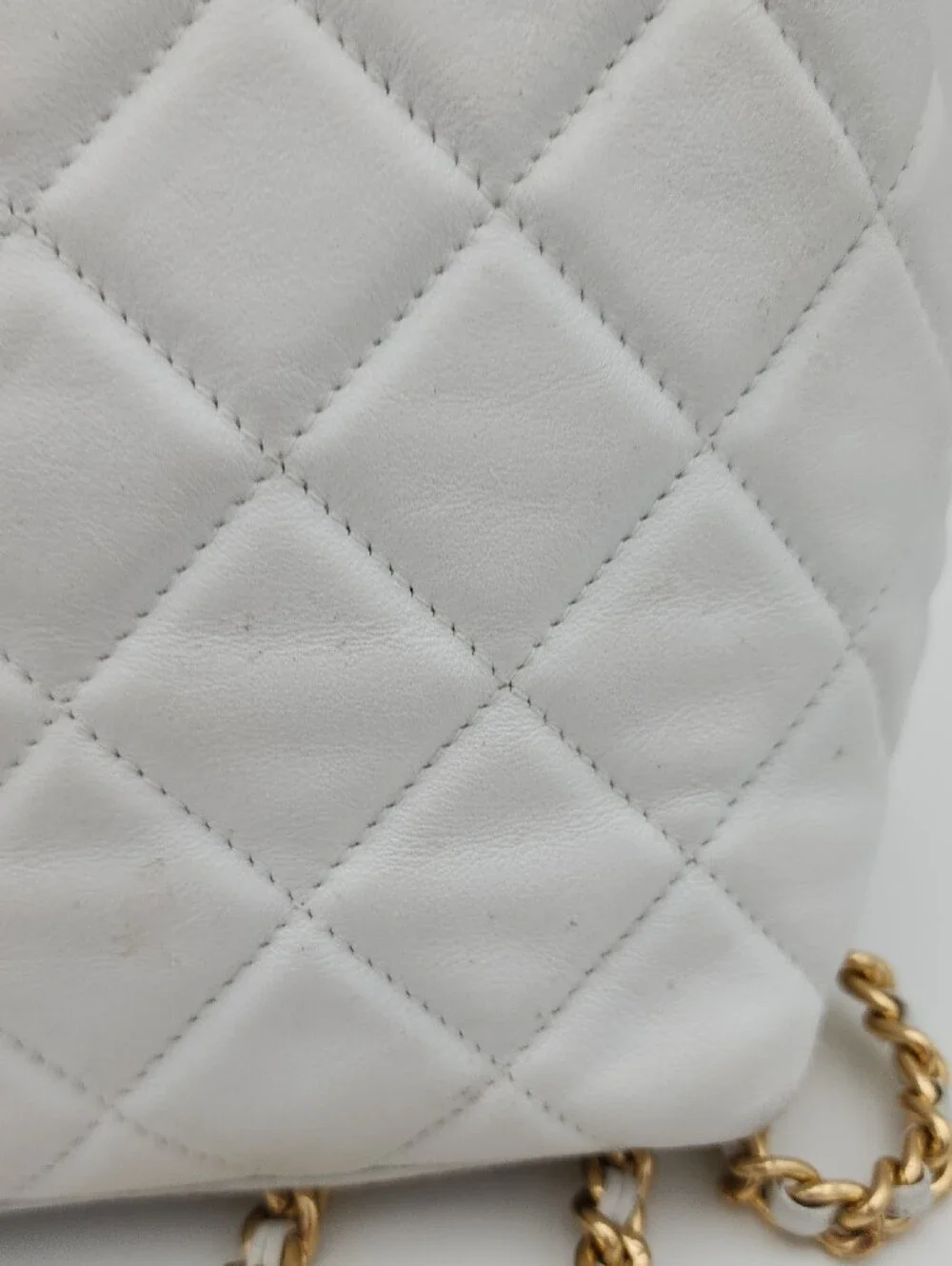 Giani Bernini Quilted White Leather Shoulder Bag with Gold Chain Strap
